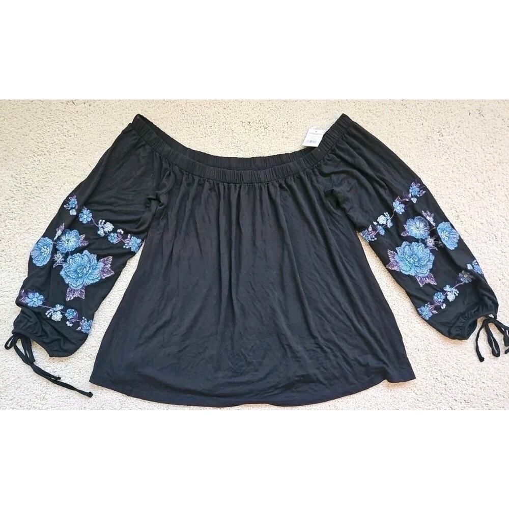 American Eagle Outfitters off-the-shoulder top  sleeve floral embroidery. Size S
